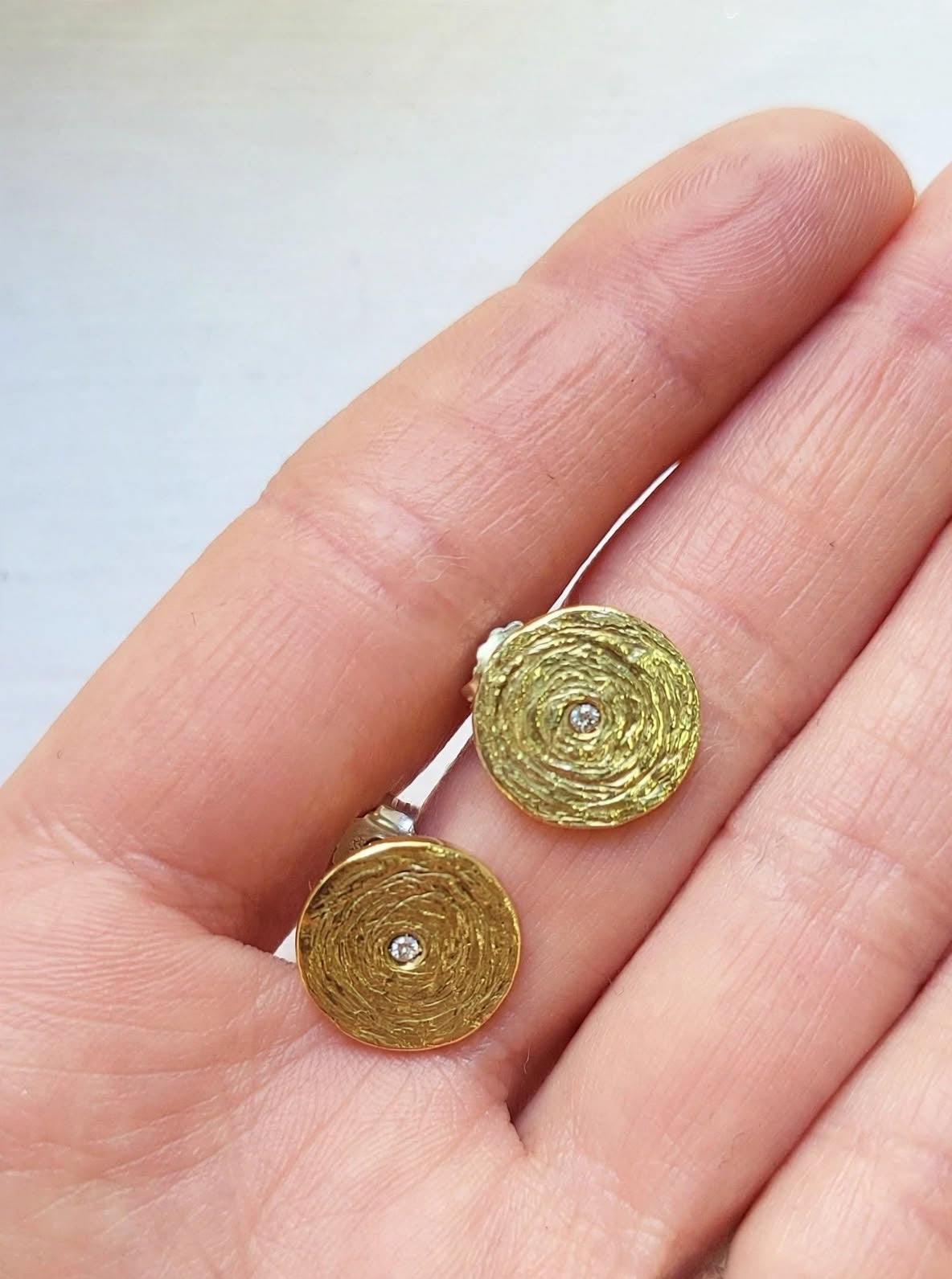 Orecchini a lobo FRAMMENTI in oro 18kt