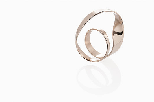 MOEBIUS Champagne Gold Ring